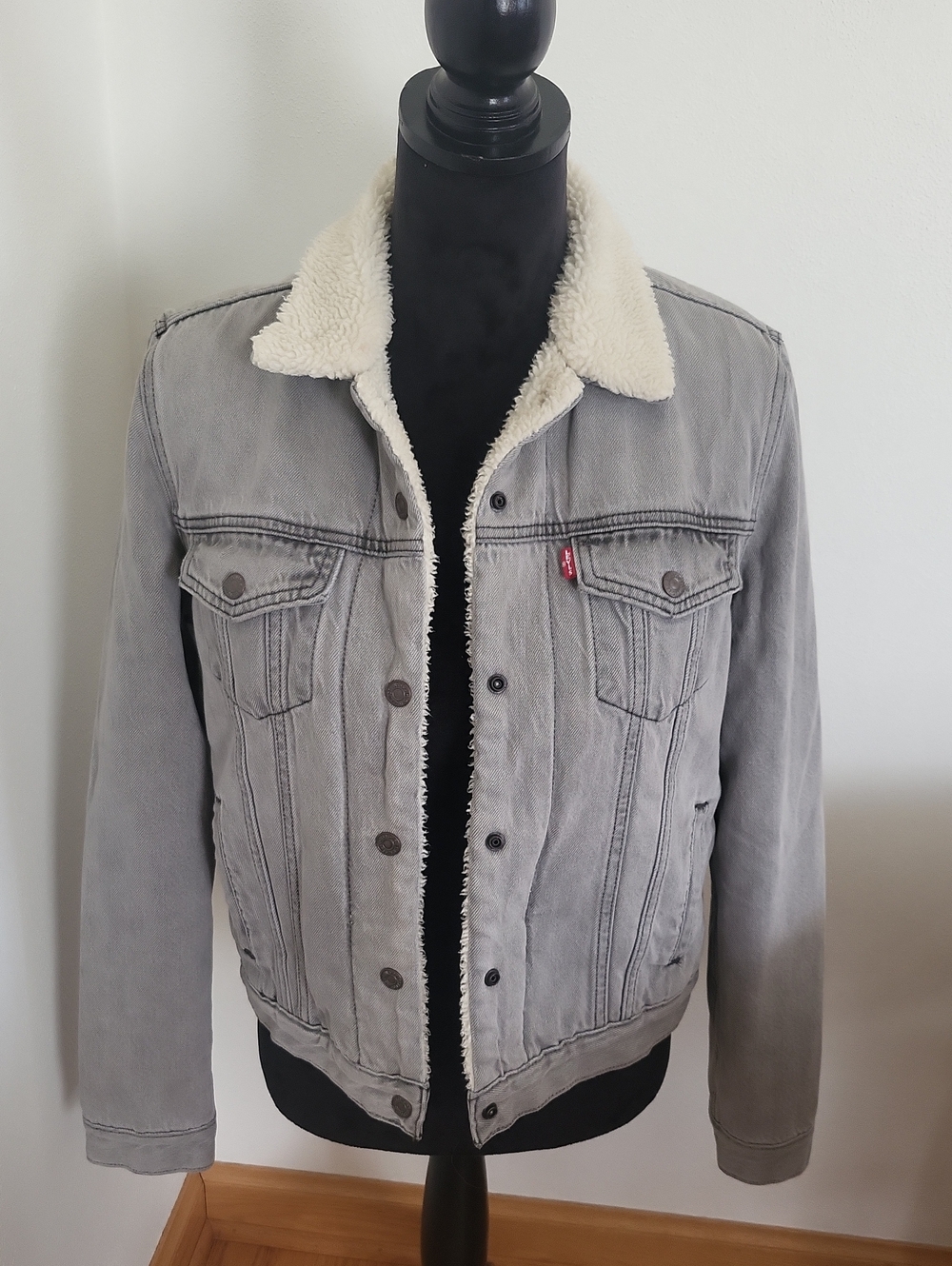 Levi's Women's Gray Denim Sherpa-Lined Trucker Jacket Size Medium